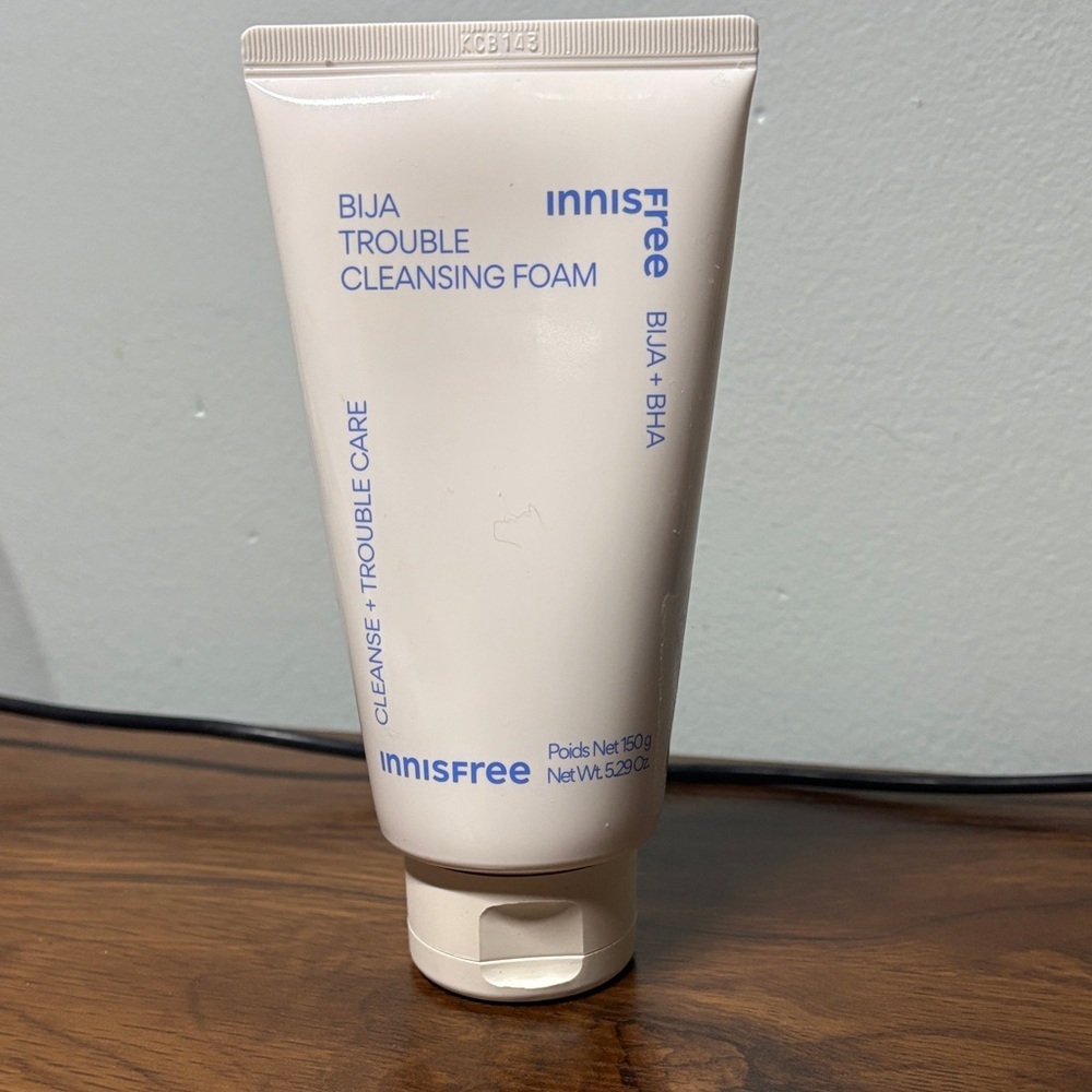 Innisfree White Trouble Cleansing Foam